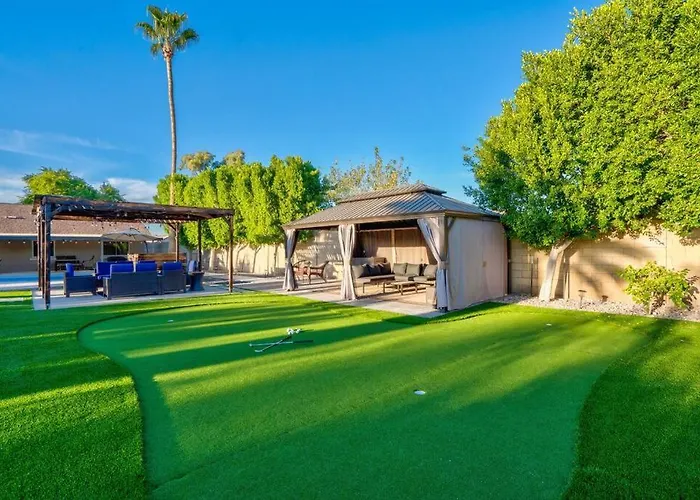 Holiday home Backyard Paradise In